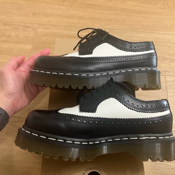 Dr Martens Smooth Leather Bex Brogue Shoes - Picture 5 of 8